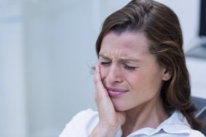 woman with toothache